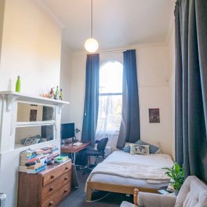 Student Flat for 2026 - 29 Malvern Street, Dunedin - Photo 2