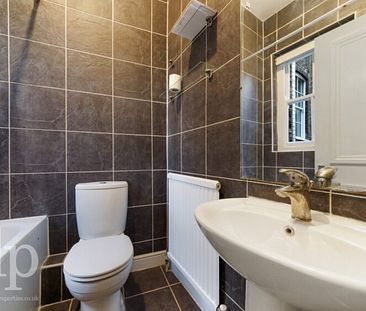 2 Bedroom Flat, 137 Gray’s Inn Road, London, Greater London, WC1X - Photo 1