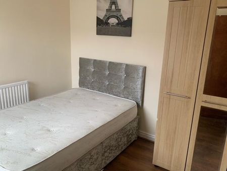 4 bedroom house to rent - Photo 3