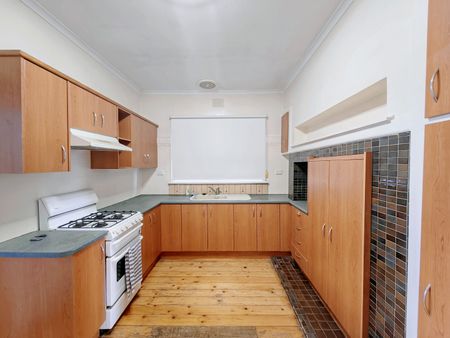 40 Mawby Road, Bentleigh East VIC 3165 - House For Rent | Domain - Photo 3