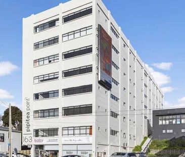 Prime Location - 4-Bedroom Home in Thorndon Quay, Pipitea - Photo 1