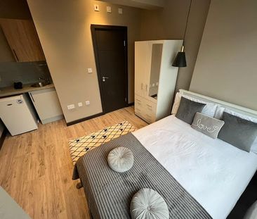 Room in a Shared House, Woodmansterne Road, SW16 - Photo 6