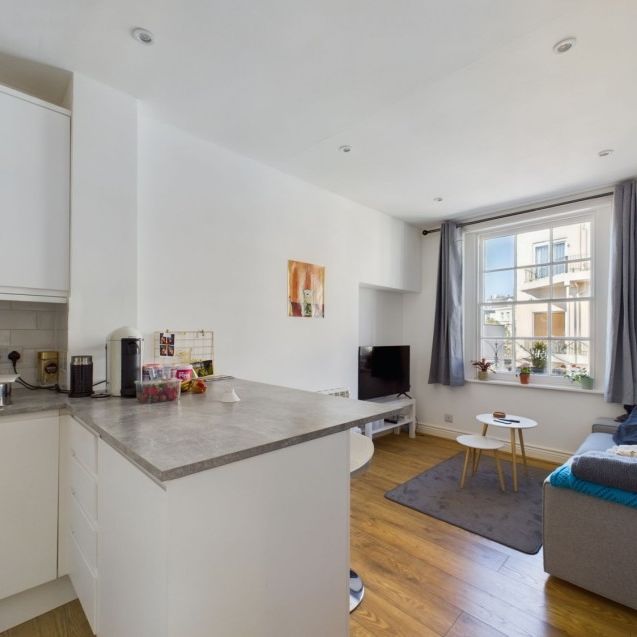 Pembury House, Lansdown Crescent, Cheltenham, GL50 - Photo 1