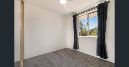 Bright & Airy: Enjoy warm sunlight from both east and west-facing aspects. - Photo 2