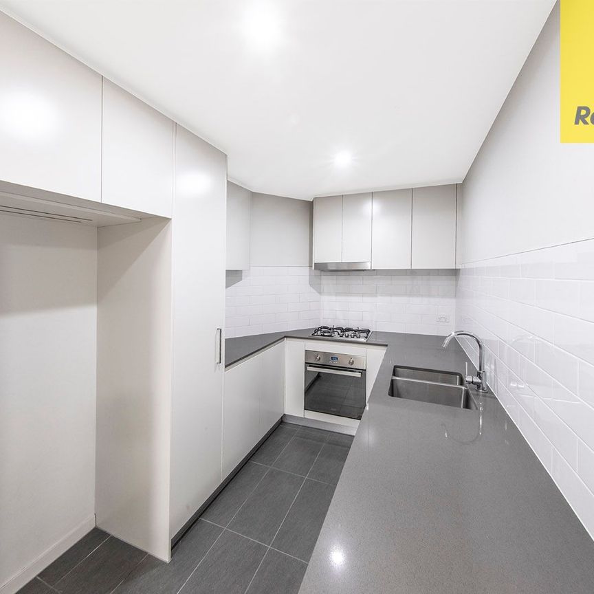 REFRESHED NORTH FACING MODERN TWO-BEDROOM APARTMENT WITH LEAFY AND PRIVATE ASPECT - Photo 1