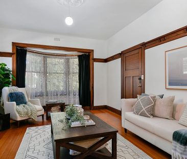 Character home in a perfect location - Photo 3