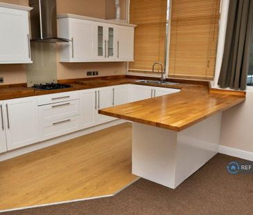 1 bedroom in a house share to rent - Photo 6