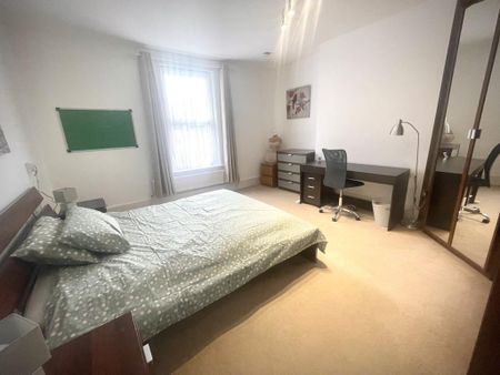 2 bedroom flat to rent - Photo 5