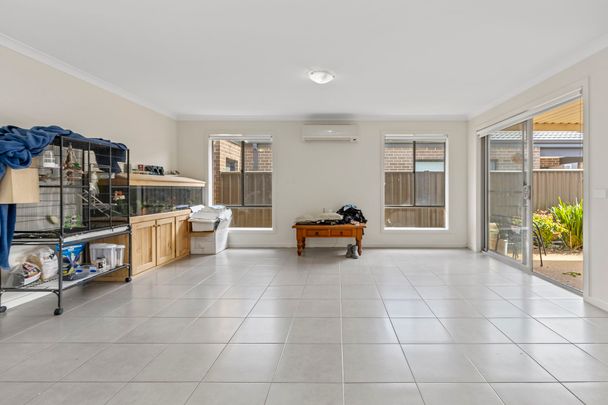 14 Avebury Drive, Cobblebank. - Photo 1