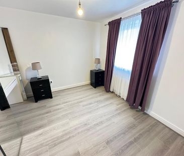 3 bedroom end of terrace house to rent - Photo 4