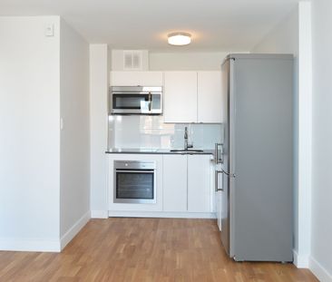 800 Richmond Street West - Photo 2