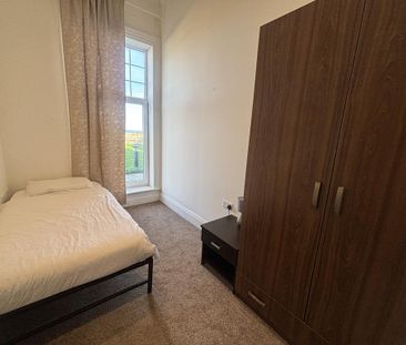 3 bedroom apartment to rent - Photo 3
