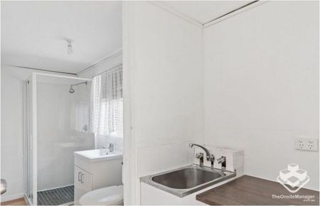 IMMACULATE | SPACIOUS 3 BEDROOM HOME + HOME OFFICE - Photo 4