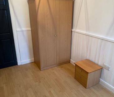 1 Bed Flat, Top Floor, AB11 - Photo 3