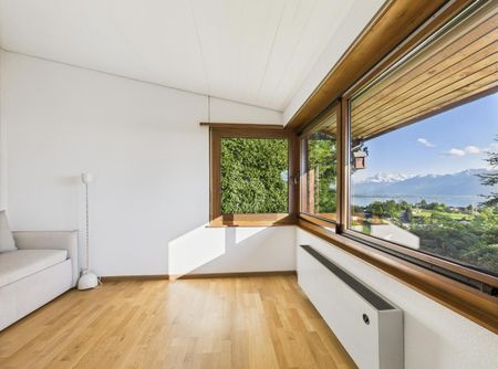 ENTIÈREMENT RÉNOVÉ ET MEUBLÉ, VUE IMPRENABLE - Photo 2