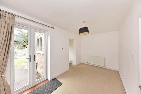 2 bedroom semi-detached house to rent - Photo 5