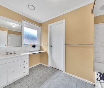 121 Cambridge Crescent, Wyndham Vale, Vic 3024 - Photo 6