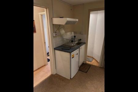 Studio Flat, London, SW19 - Photo 5