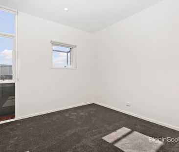 Spacious 3 Bedroom Townhouse in Prime Richmond Location - Photo 5