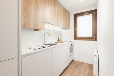 Calle de Santa Ana, Madrid, Community of Madrid 28005 - Foto 5