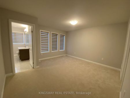 Townhouse For Lease | X8011780 - Photo 2