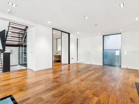 3 bedroom mews to rent - Photo 4