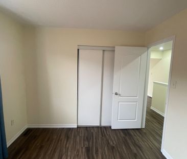 For Lease - 30 Lonestar Crescent, Brampton, Ontario - Photo 2