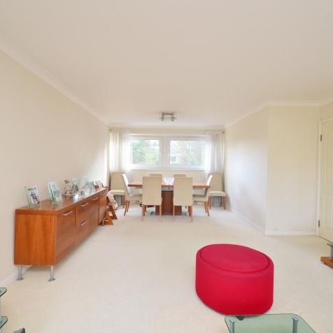 2 Bed Flat, Marcourt Lawns, W5 - Photo 1
