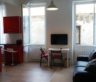 Appartement 2 pièces 34m2 MARSEILLE 6EME 640 euros - Photo 1