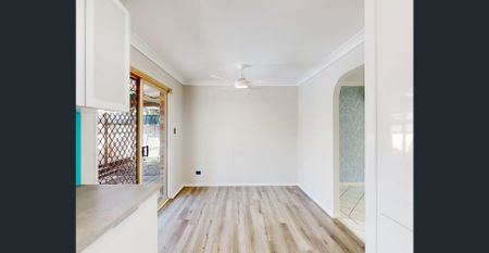 SWIMMING POOL & AIR-CONDITIONING - need we say more?!! - Photo 2