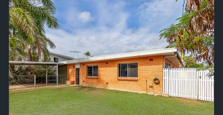 Modern Low Set Home! - Photo 2