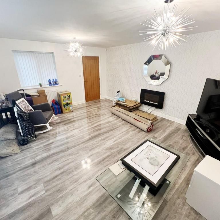 4 bedroom detached bungalow to rent - Photo 1