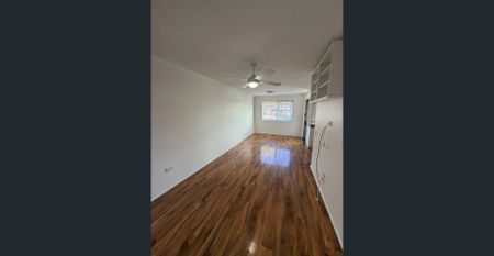 One Street From The Broadwater ! - Photo 5