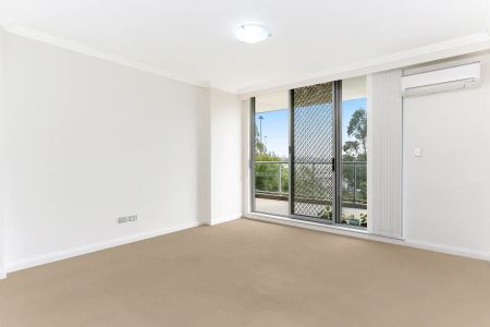 i308/81-86 Courallie Avenue, Homebush West. - Photo 3