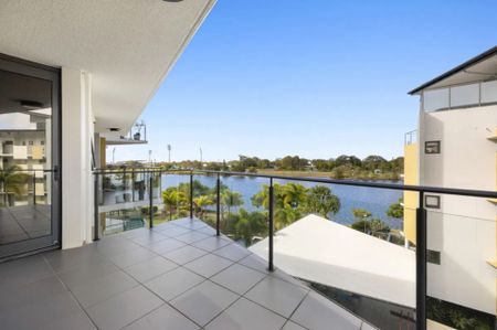 North East Facing Waterfront Apartment&excl;&excl; - Photo 2