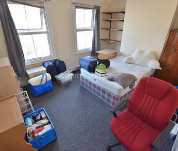 4 bedroom terraced house to rent - Photo 1