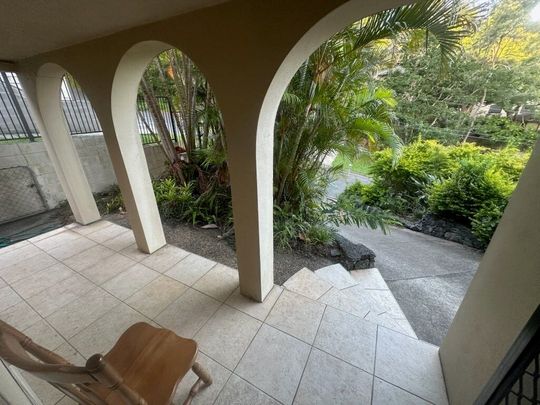 Holland Park West - Photo 1