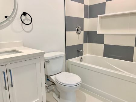 For Lease - 38 Thorncroft Crescent Unit# Upper, Ajax, Ontario - Photo 4