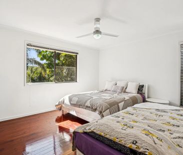 Sprawling family home in a perfect Village position - Photo 6
