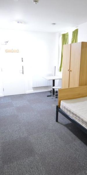 Studio to rent - Photo 1