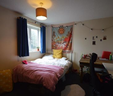 4 bedroom terraced house to rent - Photo 4