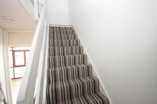 3 bedroom flat to rent - Photo 1