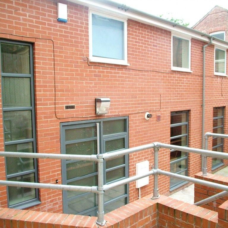 3 bedroom flat to rent - Photo 1