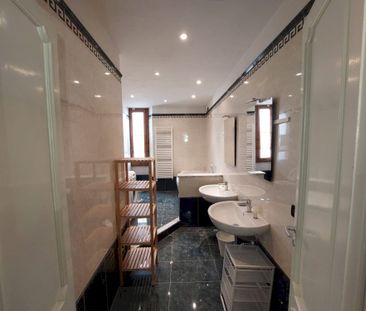 Spacious Single room Via la Farina - Photo 1