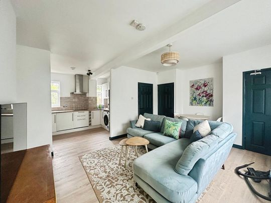 4 bedroom terraced house to rent - Photo 1