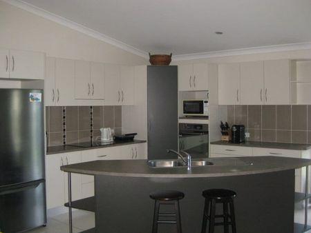 19 Klewarra Boulevard, Douglas QLD 4814 - House For Rent | Domain - Photo 3