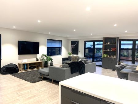 St Albans, 4 bedrooms - Photo 2