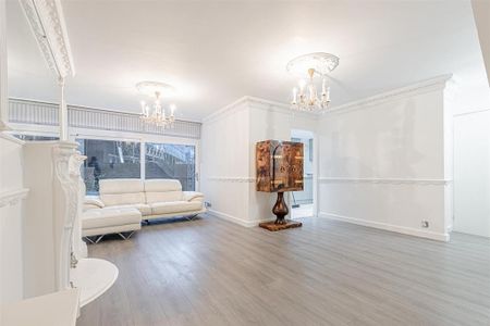 3 bedroom flat to rent - Photo 3