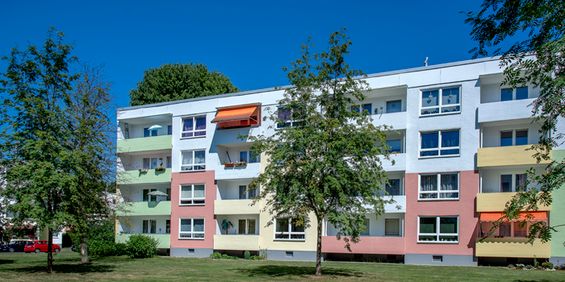 Passend für den kleinen Geldbeutel mit Tapeten und Fußboden !!!!! - Photo 3