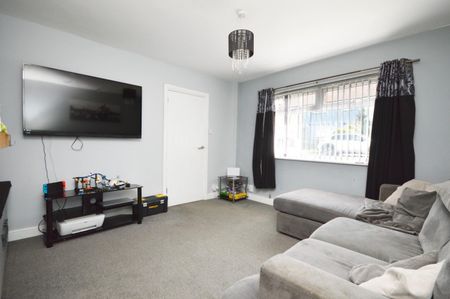 3 bedroom House To Let - Photo 2